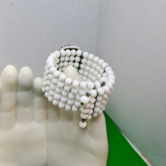 Unsigned Miriam Haskell memory wire bracelet - Picture 2 of 9